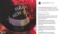 Yang teranyar, ketika Chicco merayakan Tahun Baru 2018 bersama. Di akun Instagram dia menulis di tahun mendatang akan penuh dengan cinta, perjalanan, harapan, dan cerita yang tak akan pernah selesai.  Foto: Chicco Jerikho/ Putri Marino Instagram