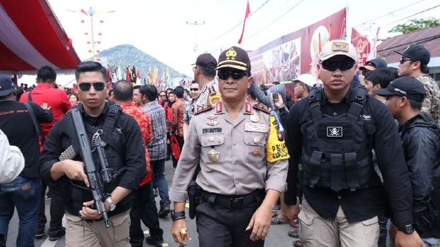 Kapolda Kalbar Irjen Didi saat meninjau acara perayaan Cap Go Meh