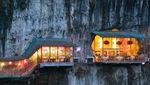 Begini Sensasi Bersantap di Restoran yang Menggantung di Tebing Gunung