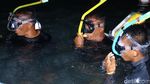 Ratusan Prajurit Marinir Renang Selat Sunda