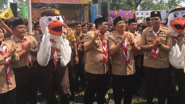 Kapolda Jatim mengajak anggota pramuka memerangi hoax 