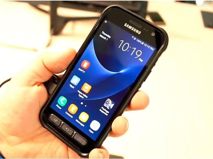 Penampakan Ponsel Tangguh Samsung untuk Polisi dan Pemadam