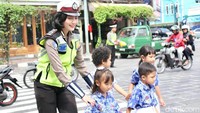 Bripda Adelia juga tak ketinggalan mengunggah videonya di akun instagram pribadinya, adelianirwanaa. Hingga siang ini, video itu sudah dilihat 21.487 netizen. Akun instagram Adelia juga semakin populer, tercatat kini memiliki 120 ribu follower. Foto: Dok Pribadi Bripda Adelia Eka Nirwana
