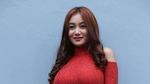 Siang-siang Gini, Lihat Dulu Foto Pamela Duo Serigala yang Merah Menggoda