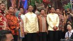 Ekspresi Anies-Sandiaga saat Nonton Atraksi Barongsai di Glodok