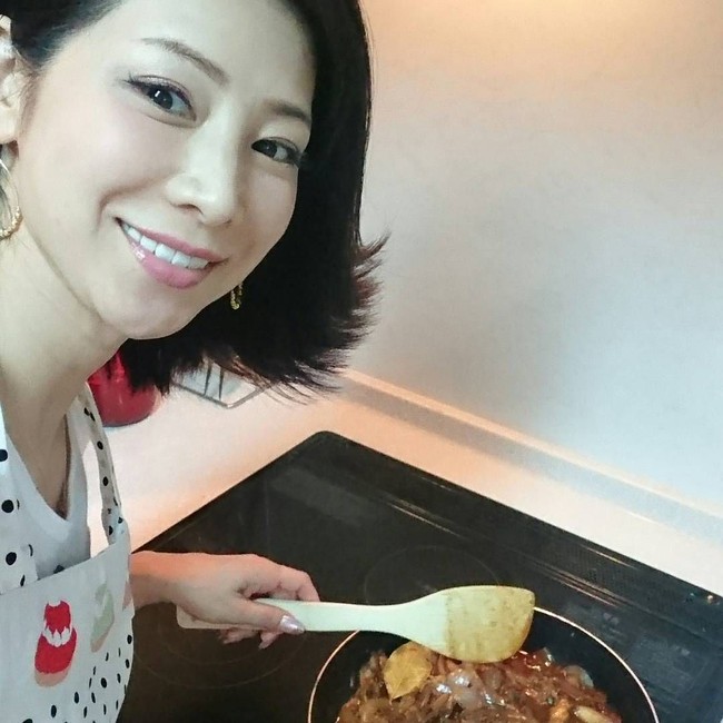 Ia mengaku selalu menjaga pola makan seimbang dan makan empat kali sehari dengan porsi kecil. Masako tentu tak lupa olahraga. Foto: Instagram Masako Mizutani