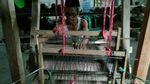 Keren Lho, Lidi Kelapa Ditenun Jadi Produk Bernilai Jual