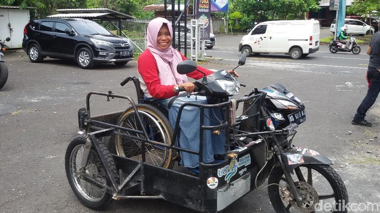 Mbak Sri, Sang Pemotor Difabel Diundang Arab Saudi Naik Haji Mbak Sri, Sang Pemotor Difabel Diundang Arab Saudi Naik Haji