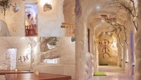 Kalau mau foto prewedding berkonsep gua coba datang ke Goldstar 360 Cafe. Tempat ini bergaya Yunani kuno yang pastinya bisa membuat foto prewedding Anda makin keren. Foto: Istimewa