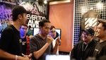 Kompaknya Jokowi dan Gibran Berburu Sneaker di Jakarta