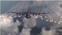 Pesawat tempur tipe AC-130 gunship adalah varian pesawat serangan darat sayap tinggi (high wing) bersenjata berat bermesin turboprop dari pesawat pengangkut C-130 Hercules. (Foto: Screenshot Twitter U.S. Dept of Defense)