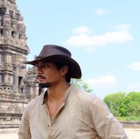 Sebagai stuntman tentu Yoshi bisa bela diri. Ia pun mengaku belajar bela diri dari internet, serial Power Ranger, dan film-film Jackie Chan. Foto: Instagram Yoshi Sudarso