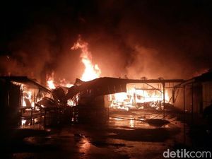 Sejumlah Kios di Limboto Gorontalo Terbakar