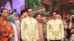 Ekspresi Anies-Sandiaga saat Nonton Atraksi Barongsai di Glodok
