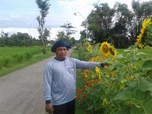 Minimalkan Pestisida, Petani Ini Tanam Bunga untuk Usir Hama