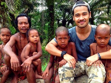 Foto-foto Ini Tunjukkan Chicco Jerikho Sudah Cocok Jadi Ayah Foto-foto Ini Tunjukkan Chicco Jerikho Sudah Cocok Jadi Ayah