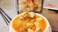 Sunday special, Lontong Sayur Ueeeeeenak tenan! tulis mantan istri Mike Lewis di akun Instagram pribadinya. Lontong sayur ini jadi bukti nyata kalau tidak ada pantangan soal urusan perut bagi seorang Tamara Bleszynski. Foto: Instagram @tamarablezynskiofficial