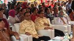 Ekspresi Anies-Sandiaga saat Nonton Atraksi Barongsai di Glodok