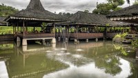 Jika punya konsep foto prewedding yang Sunda banget coba datang ke Sindang Reret. Disini Anda bisa berfoto dengan latar bangunan dan suasana yang khas Jawa Barat. Foto: Istimewa