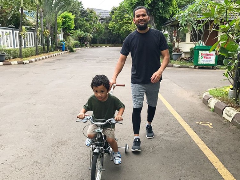 Pelukan Jokowi-Prabowo, Teuku Wisnu: Sejuknya Jakarta Terasa ke Gaza Pelukan Jokowi-Prabowo, Teuku Wisnu: Sejuknya Jakarta Terasa ke Gaza