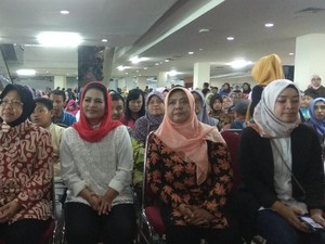 Puti Beri Semangat Kaum Ibu di Surabaya, Ini Isi Motivasinya