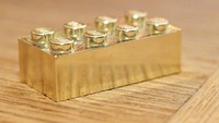 Ini hanyalah satu blok lego, tapi terbuat dari emas 14 karat. Harganya US$ 14.450 (195 juta). Istimewa/Jorgen E Christensen.