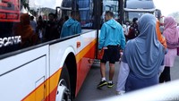 Kini untuk memesan tiket bus ini bisa dilakukan secara online. Harga tiket bus juga bervariasi, tergantung fasilitas dan tujuan