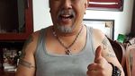 Wah Asyiknya! Doyan Makan Indro Warkop Selalu Berpose dengan Makanan