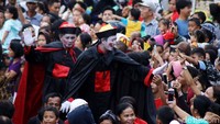 Vampire pun hadir dalam pawai tersebut.