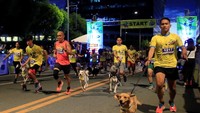 Panitia lomba mengatakan lomba ini juga diadakan dalam rangka amal. (Foto: Dok. REUTERS/Romeo Ranoco)