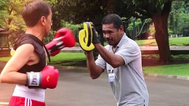 Jokowi berlatih tinju dengan Abed