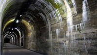 Bunker La Coupole ini cukup kokoh untuk menahan beragam serangan. Namun serangan pasukan angkatan udara Inggris berhasi meruntuhkan sebagiannya. Istimewa/Vassil.