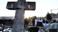Disebutkan bahwa senjata yang digunakan untuk menembak Kuciak dan Marian adalah jenis yang sama. Meski begitu hingga kini senjata tersebut belum ditemukan.   (Foto: Dok. REUTERS/Radovan Stoklasa)
