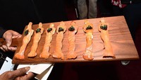 Salah satu signature food yang tak pernah terlewatkan oleh Chef Puck setiap tahunnya adalah Smoked Salmon Oscars yang ikonik ini. Foto: Istimewa