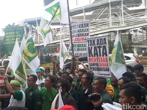 Jelang Sidang Putusan, Massa PBB Mulai Datangi Bawaslu