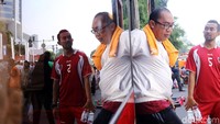Sejumlah pengunjung CFD menjajal menaiki bus.