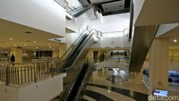 Terminal yang terletak di Cakung, Jakarta Timur itu dilengkapi dengan eskalator. vAgung Pambudhy/detikcom.