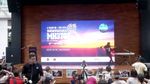 Foto: Lilin Menyala Tanda 4 Tahun Hilangnya MH370