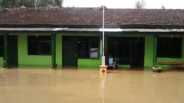 Banjir ini kiriman dari lereng Gunung Wilis (