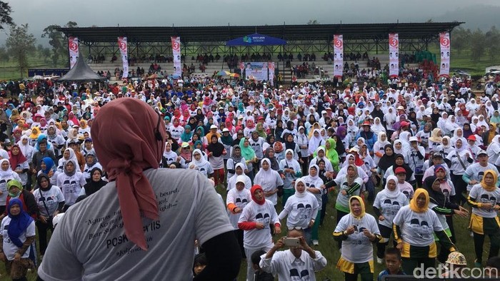 Ribuan Warga Gabung Posko Iis Relawan Pasangan Sudrajat-Syaikhu