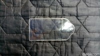 e-KTP yang sudah disulap lalu dimasukkan ke plastik ini.