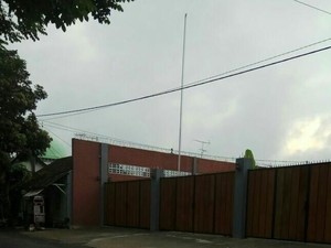 Bendera Merah Putih dan Palestina 1 Tiang di Blitar Telah Diturunkan