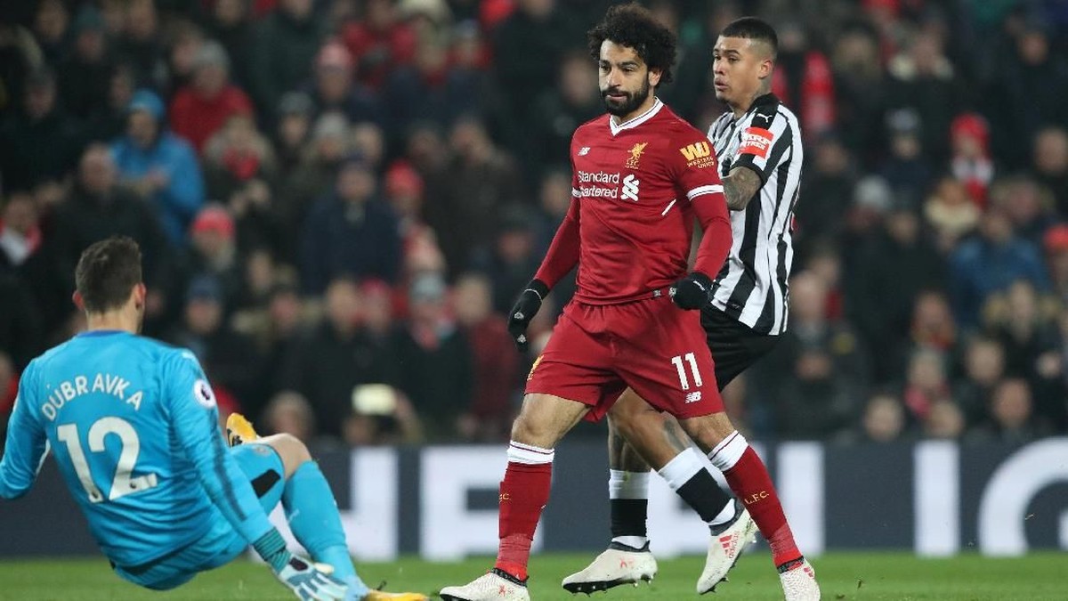 Liverpool unggul 1-0 atas Newcastle United di babak pertama berkat gol Mohamed Salah (Foto: Scott Heppell/Reuters)