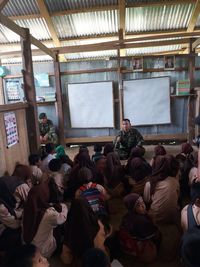 Melihat Terpencilnya Sekolah di Maros: Jalan Kaki 4 Jam Susuri Hutan
