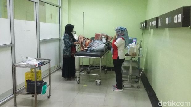 Dua Minibus Tabrakan di Salawu Tasikmalaya, 10 Orang Luka