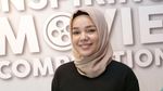 Senyum Dewi Sandra yang Bikin Hati Adem
