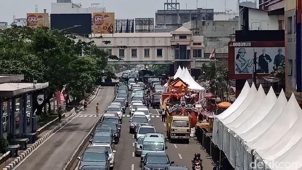 Jalan Ditutup, Begini Keramaian Warga Sambut Karnaval Cap Go Meh