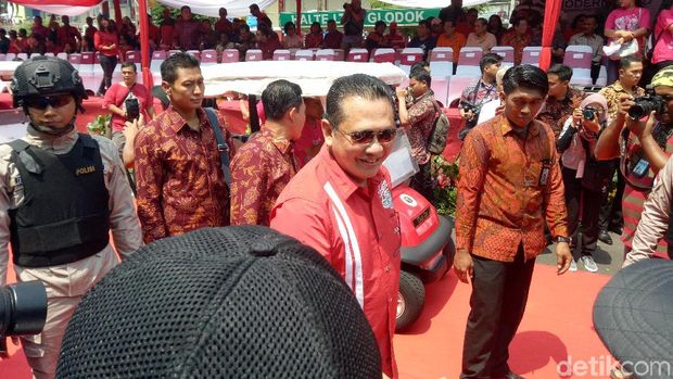 Bamsoet, OSO, hingga Zulkifli Hasan Hadiri Cap Go Meh di Glodok