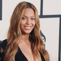Di tahun 2017, Beyonce disebut sebagai selebriti dengan bayaran endorsement paling mahal. Ia bisa menerima $1 juta (Rp 14,3 miliaran) sekali posting foto bersponsor. Hal ini tak mengejutkan mengingat penyanyi tersebut adalah sosok yang berpengaruh di dunia musik serta fashion dan punya banyak follower. Foto: Istimewa