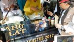Wah Asyiknya! Doyan Makan Indro Warkop Selalu Berpose dengan Makanan